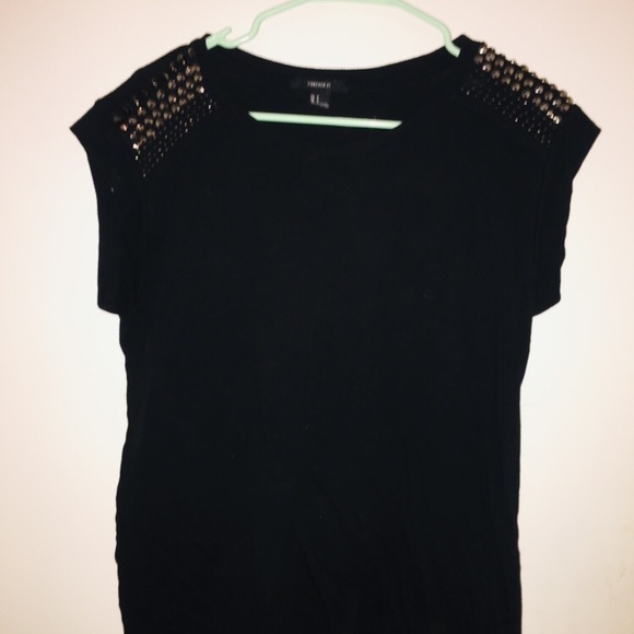 Studded shoulder tee - Picture 1 of 2